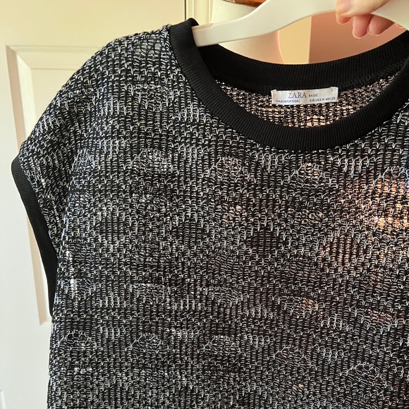 Zara boxy top - mesh-style fabric w/silver threading & cotton collar & sleeves - Picture 2 of 7
